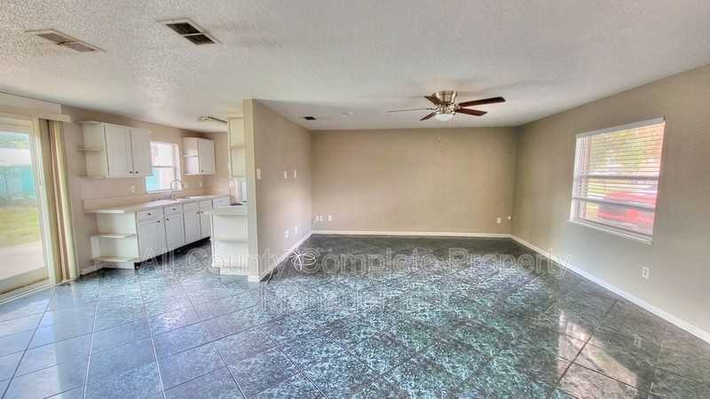 2472 Fernside Rd - Photo 5 of 16