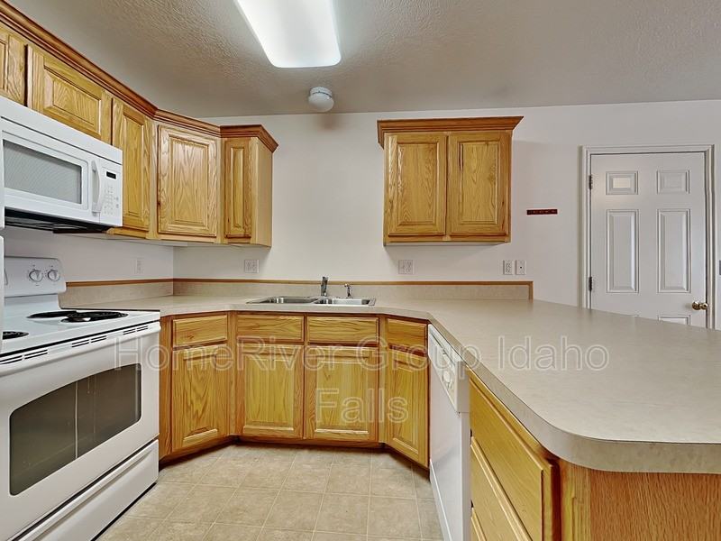 1350 Midway Ave #1 - Photo 2 of 14