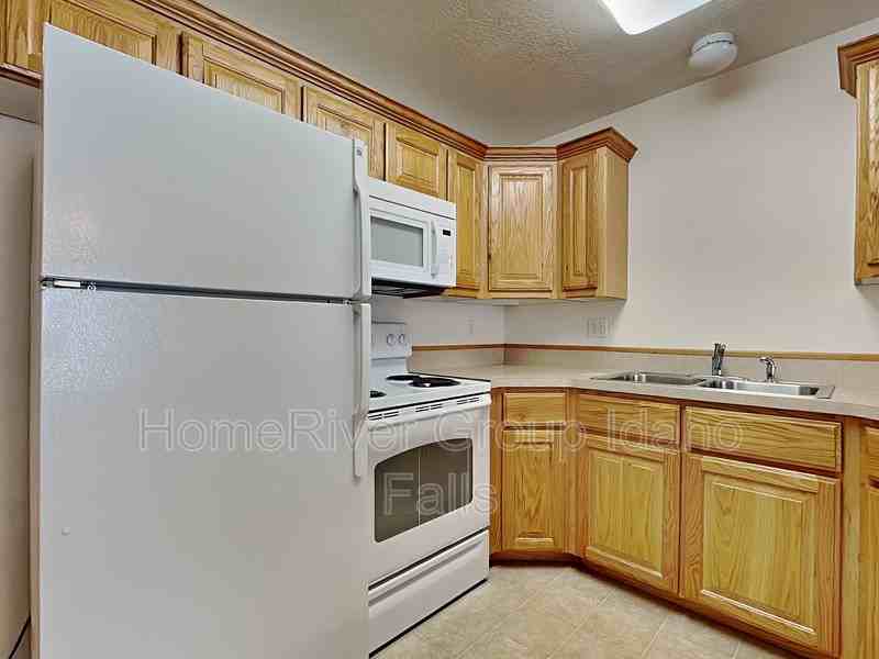 1350 Midway Ave #1 - Photo 5 of 14