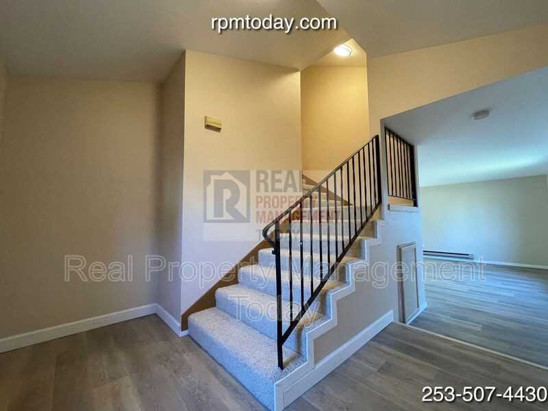 745 F St Ne - Photo 2 of 11