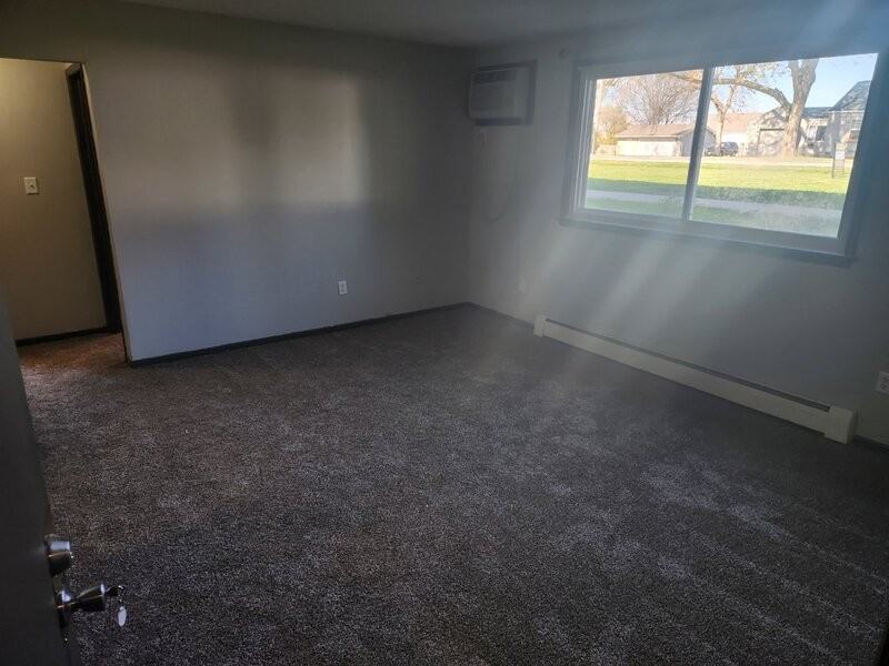 450 Laurel St #2 - Photo 3 of 50