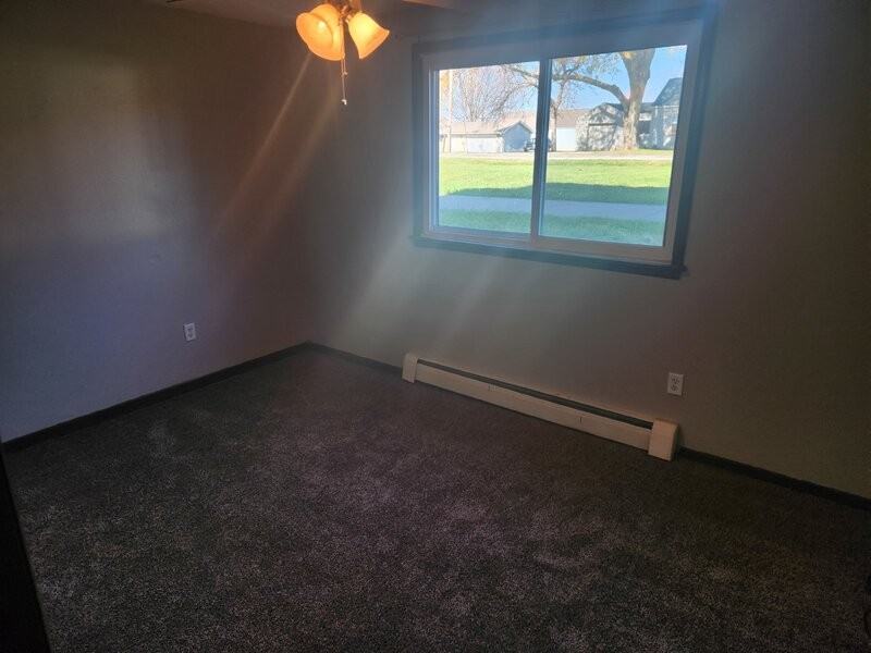 450 Laurel St #2 - Photo 7 of 50