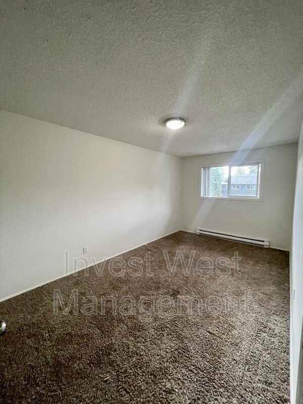 1960 33rd Ave #02 - Photo 7 of 12