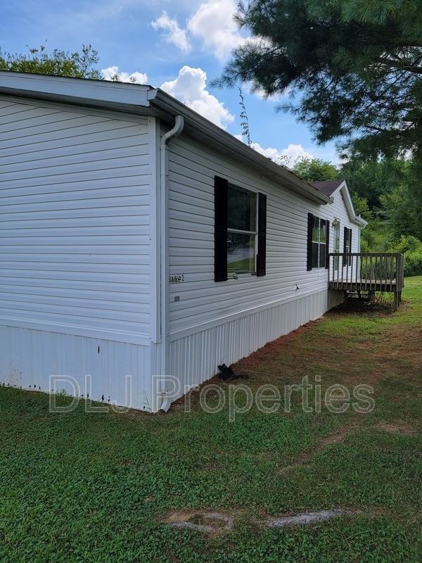 1386 Providence Rd - Photo 2 of 10