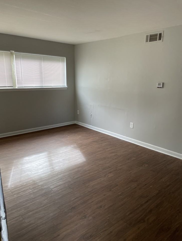 105 N Belvedere Blvd #9 - Photo 2 of 8