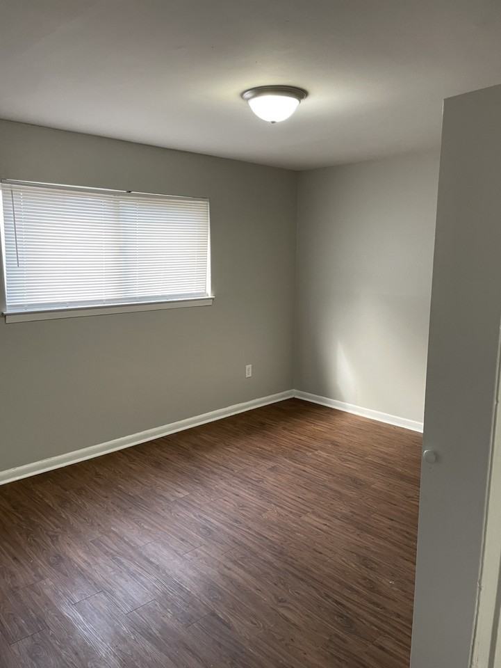 105 N Belvedere Blvd #9 - Photo 7 of 8