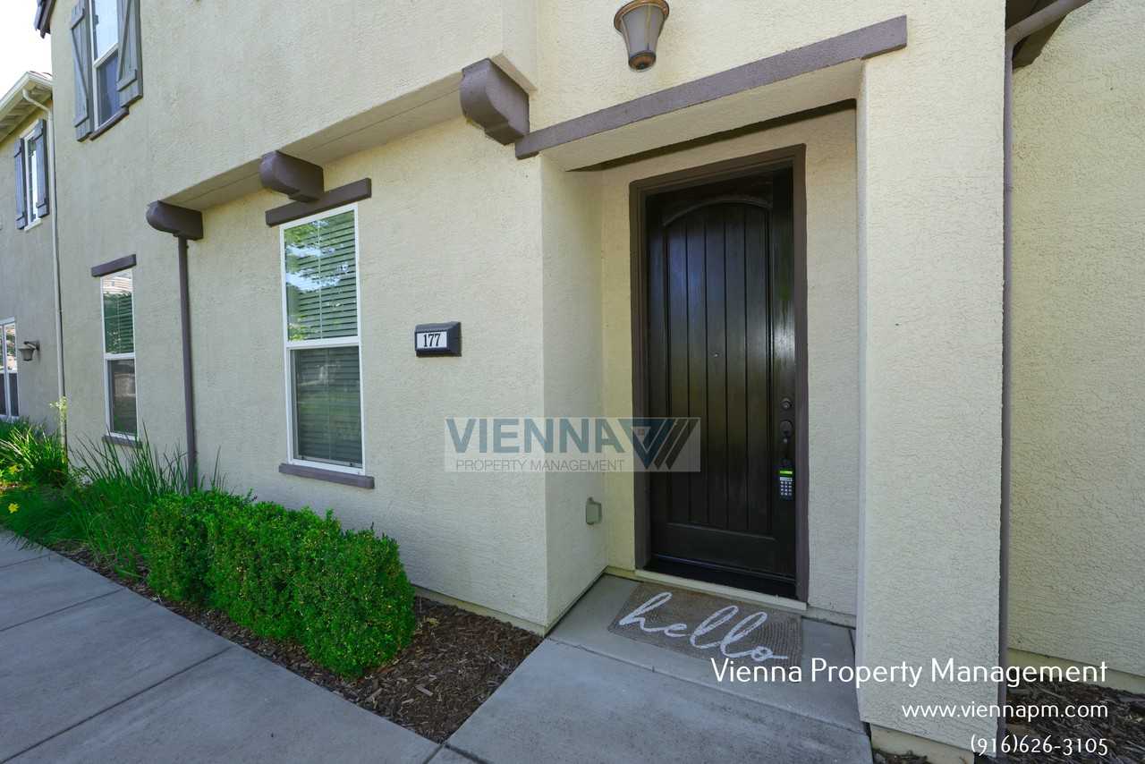 177 Talmont Cir - Photo 3 of 24