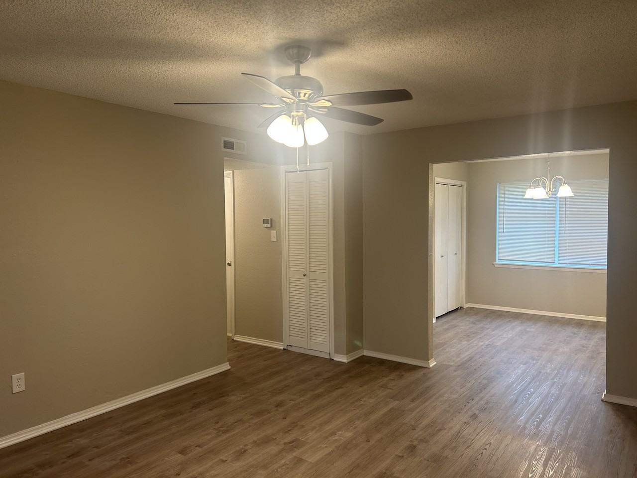 13814 S Elm St - Photo 2 of 10
