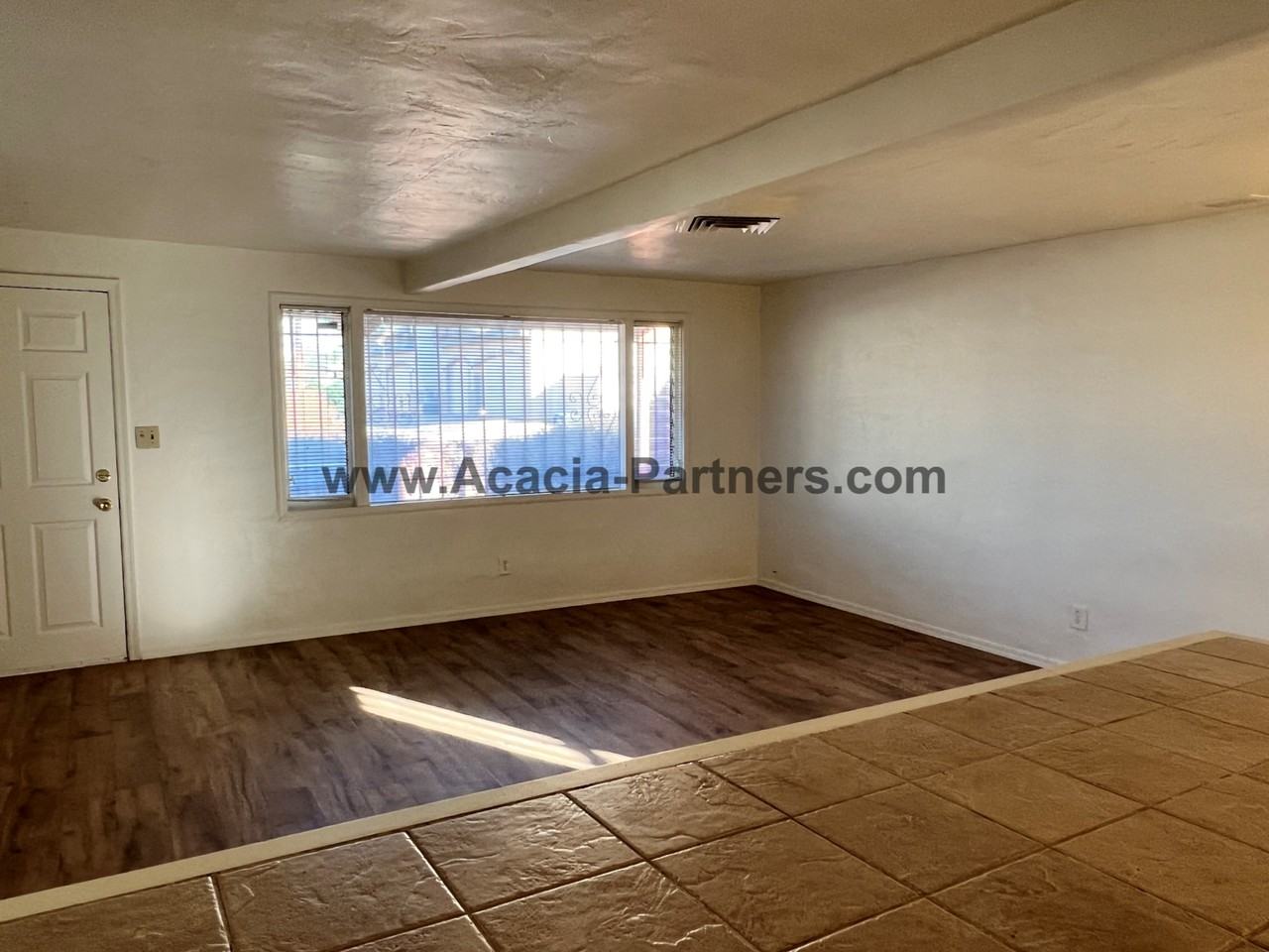 1615 N Tyndall Ave - Photo 6 of 16