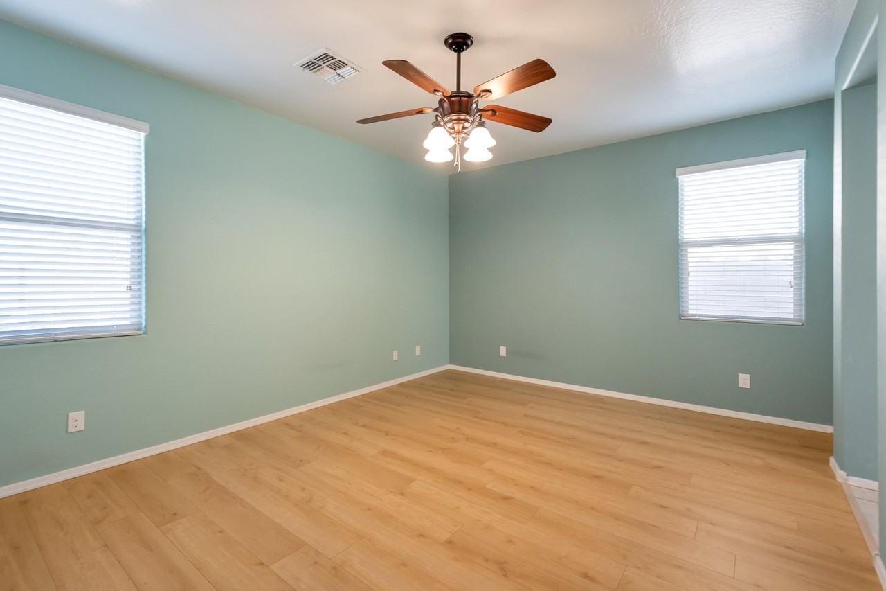 29202 N Fire Agate Rd - Photo 6 of 15