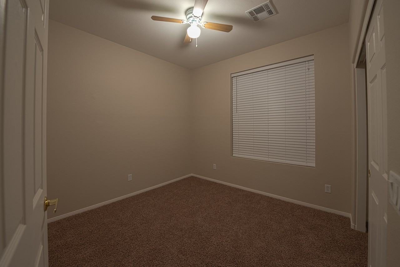 1022 Pecos River Ave - Photo 3 of 24