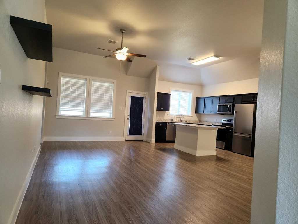 303 Winston Dr - Photo 3 of 17