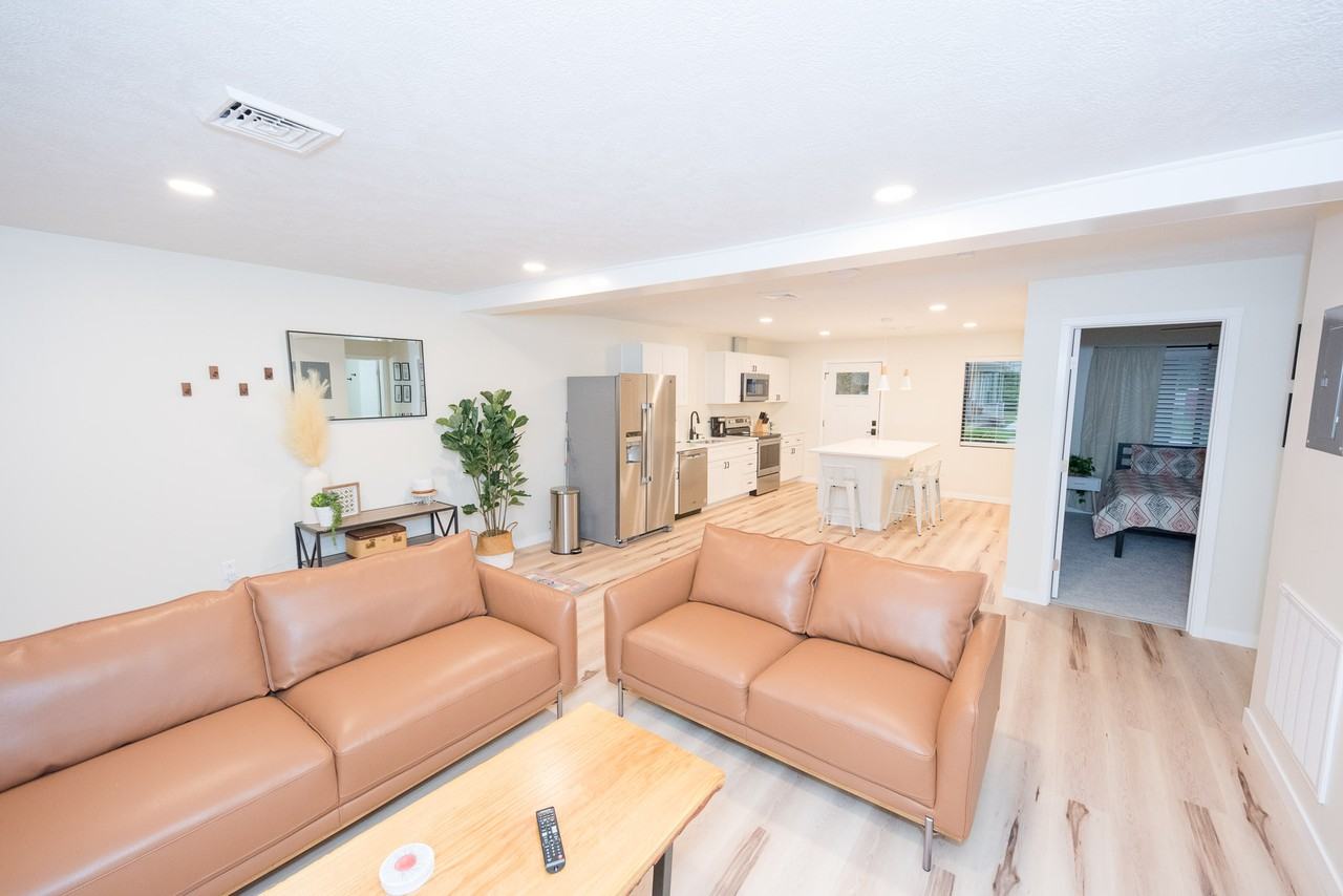 122 W Madison St #122 - Photo 3 of 9