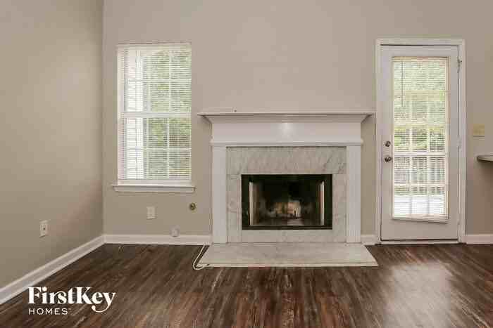 1156 Saint Phillips Ct - Photo 2 of 15