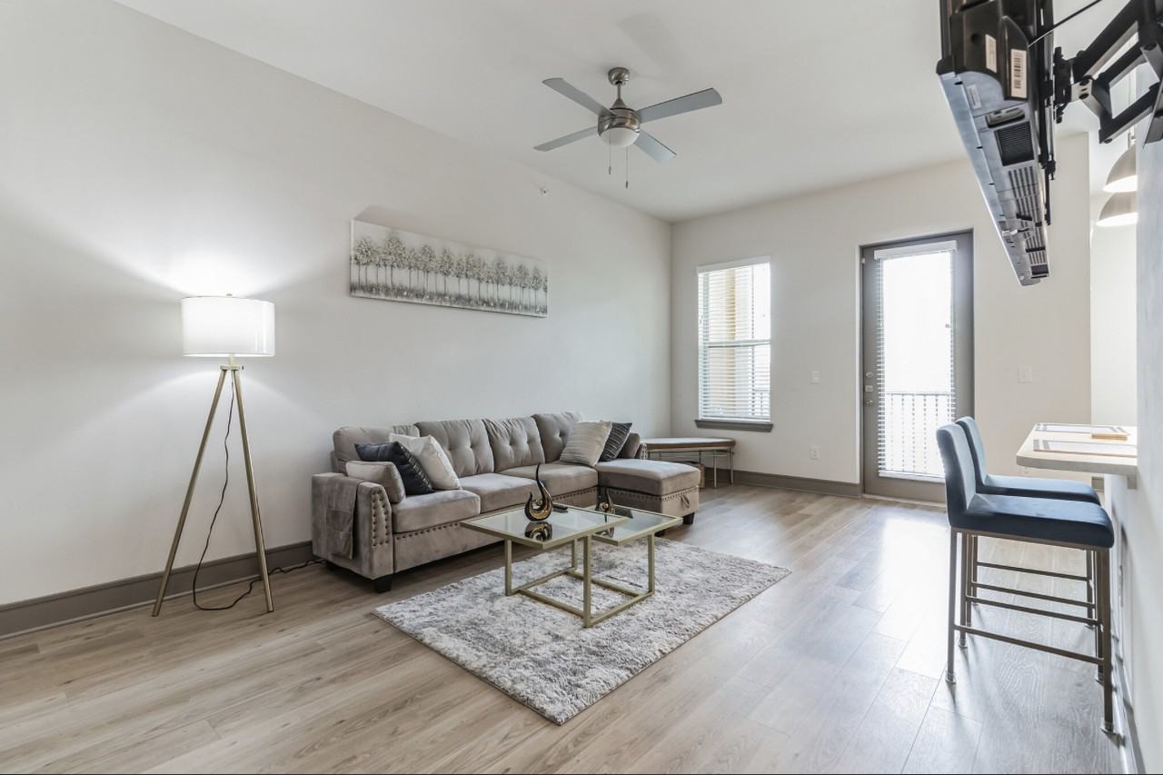 8936 Williams Cir - Photo 2 of 10