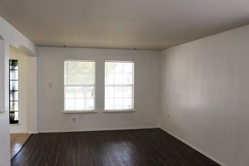 7208 Fossil Hill Dr - Photo 3 of 10