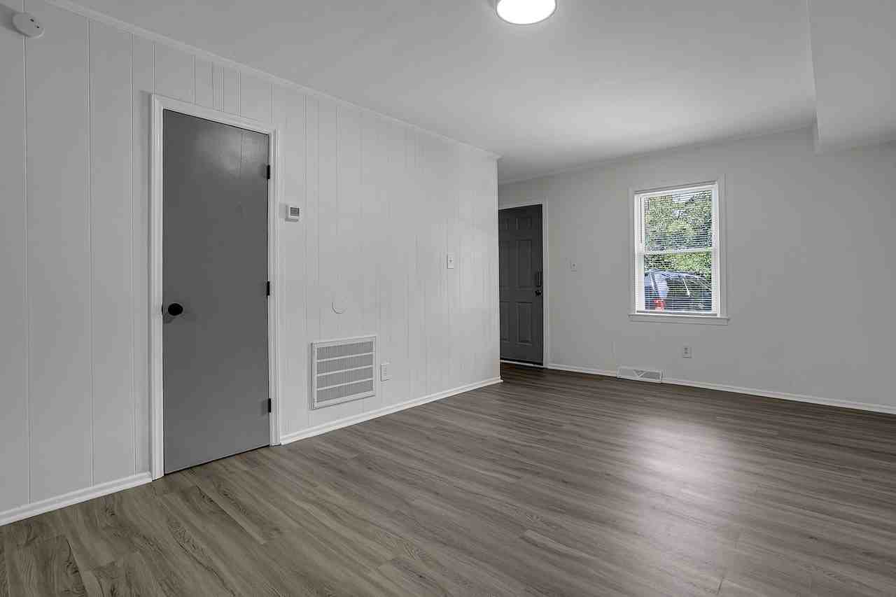 Bethel - Photo 4 of 25