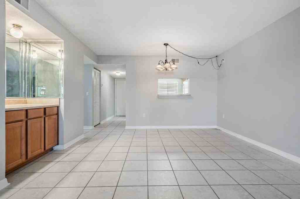 9807 Lombard Ct - Photo 2 of 33