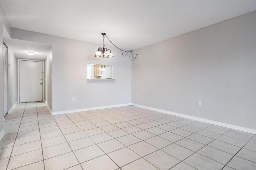 9807 Lombard Ct - Photo 3 of 33