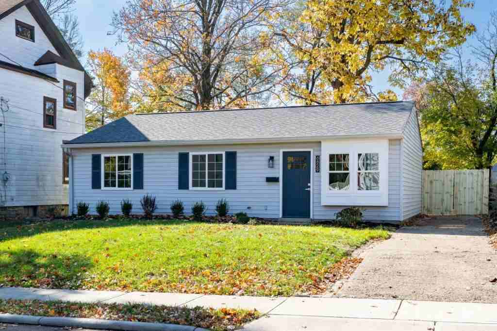 6829 Kenton Ave - Photo 2 of 32