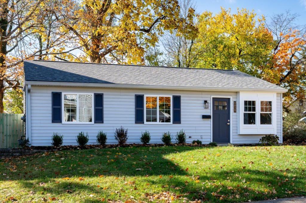 6829 Kenton Ave - Photo 3 of 32