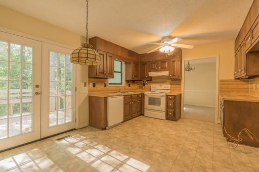 375 Summerfield Dr - Photo 2 of 15