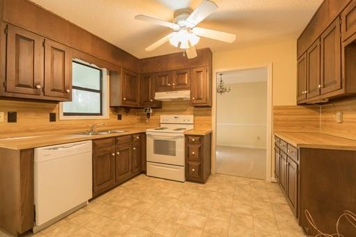 375 Summerfield Dr - Photo 3 of 15