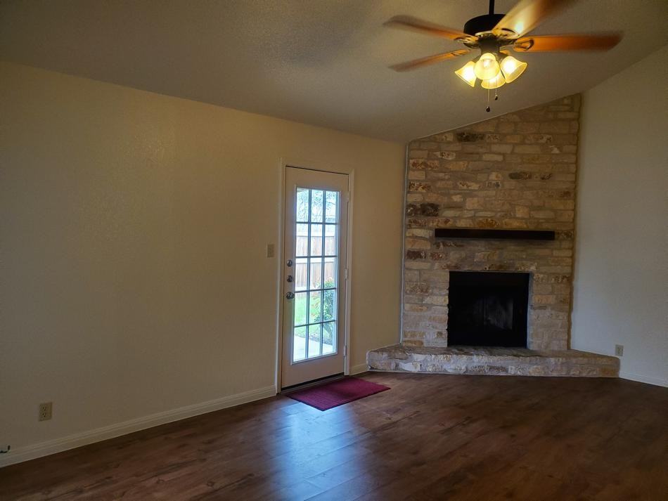 111 Verna Spur #B - Photo 3 of 6