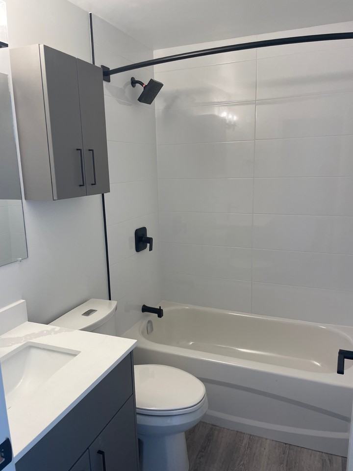 Wentworth Plaza - Photo 5 of 48