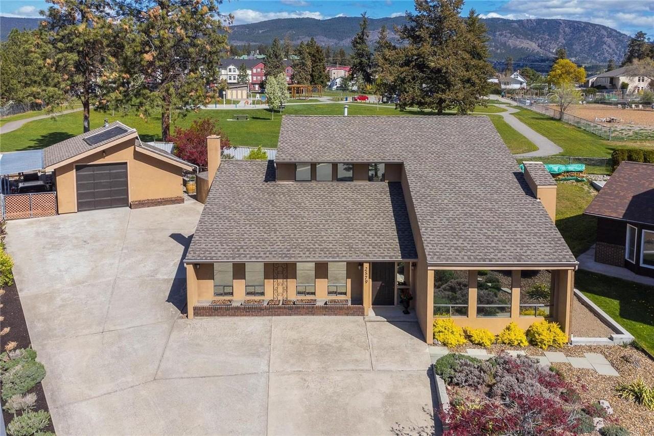 3 BED / 4 BATH FAMILY HOME ON QUIET CUL Apartments 2579 Pineridge Pl