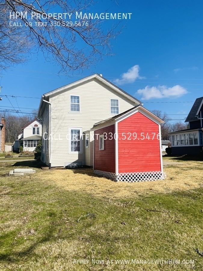 319 Locust St S - Photo 2 of 26