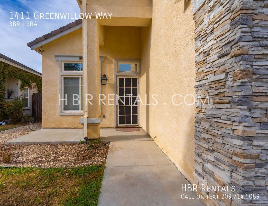 1411 Greenwillow Way - Photo 3 of 33