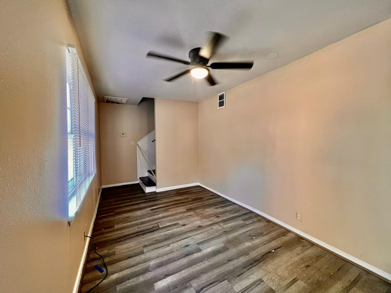 1207 Milam St - Photo 5 of 24