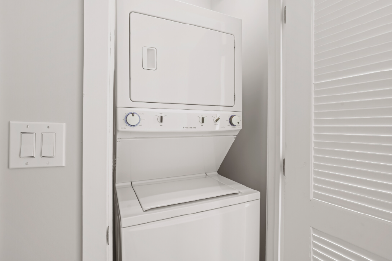 750 W Adams St - Photo 4 of 9