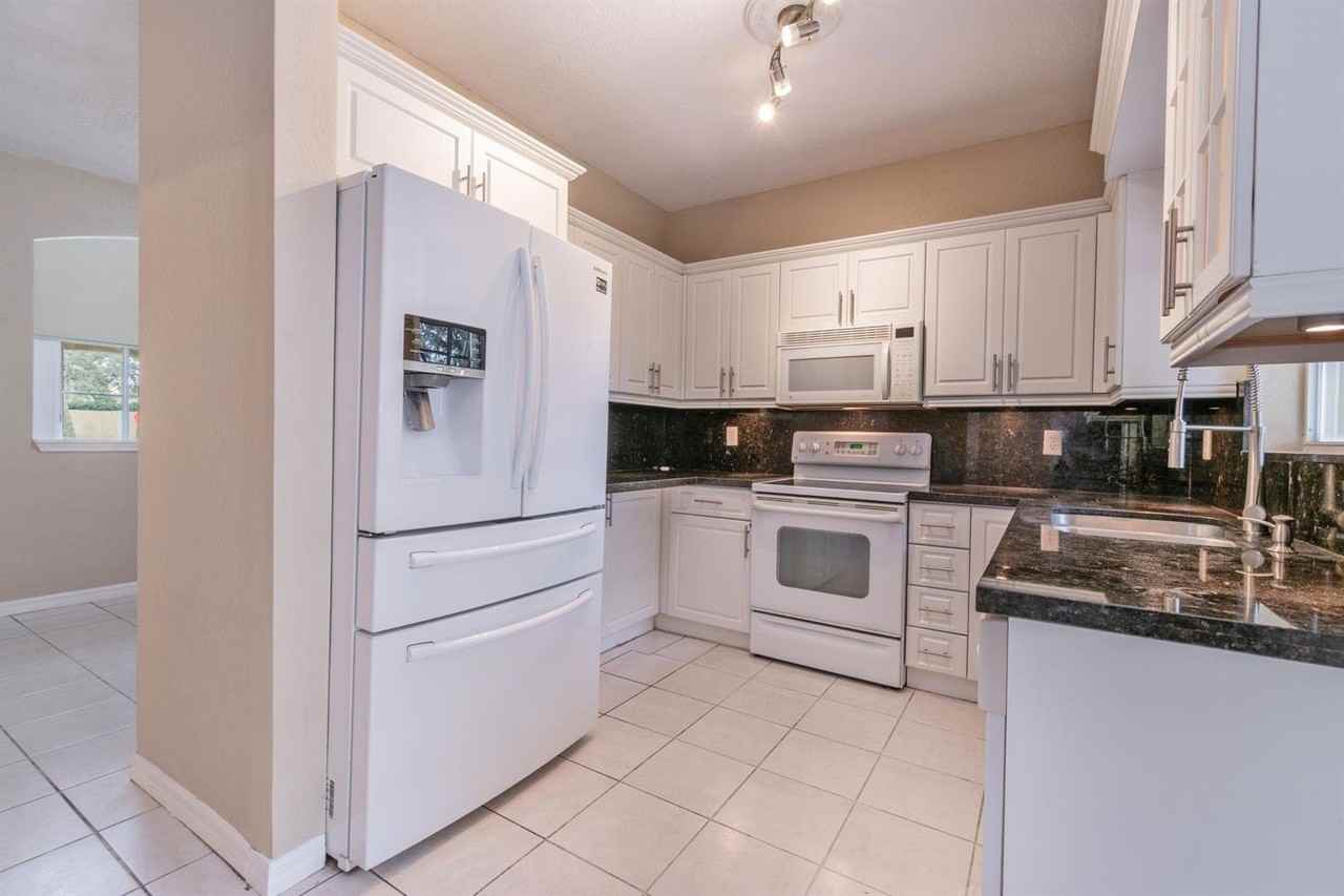 11429 Nw 34th Pl - Photo 3 of 8