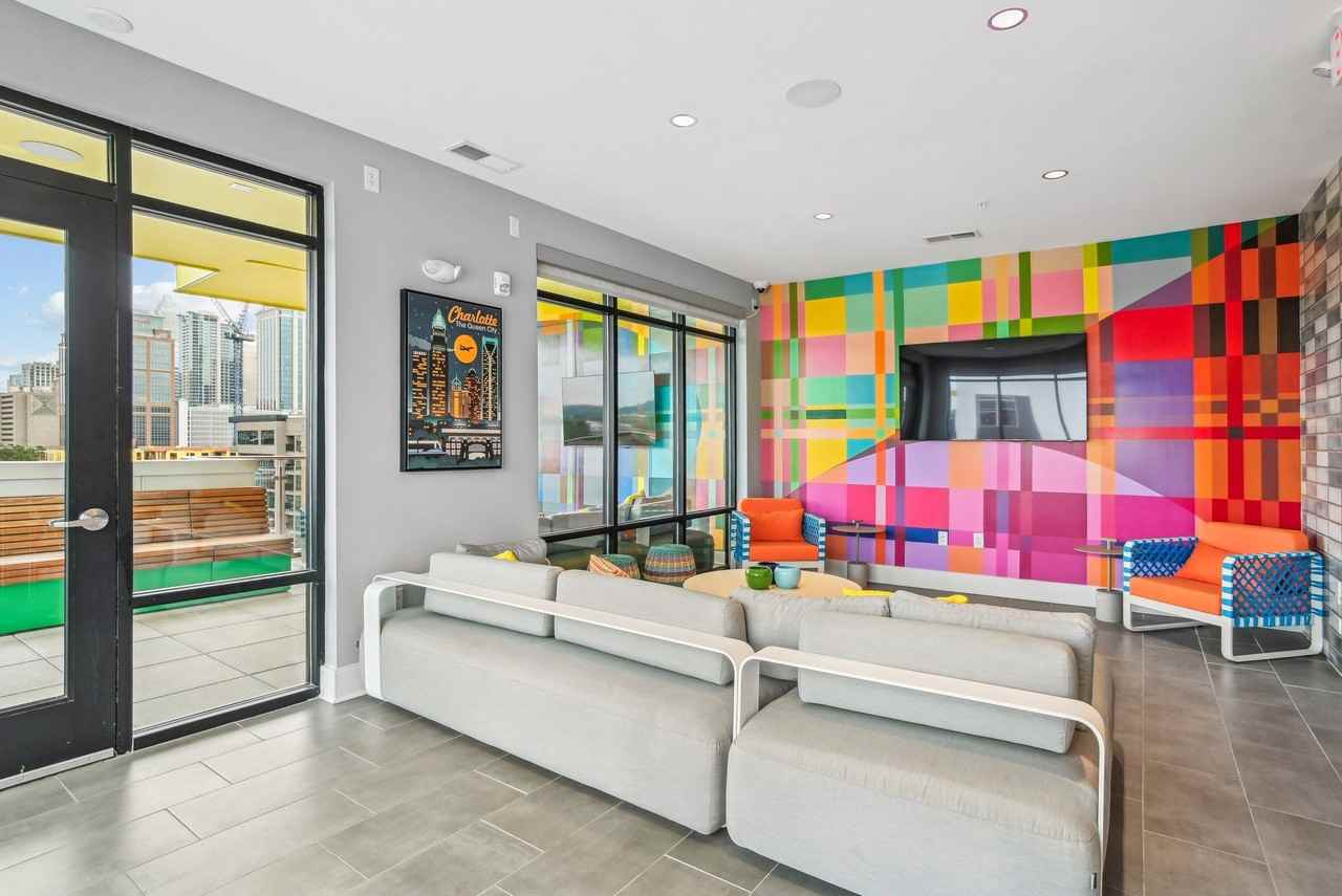 Link Apartments® Mint Street - Photo 5 of 25