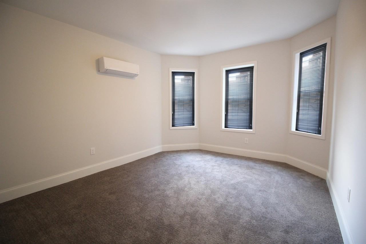 212 E Hanover StUnit E #E - Photo 4 of 10