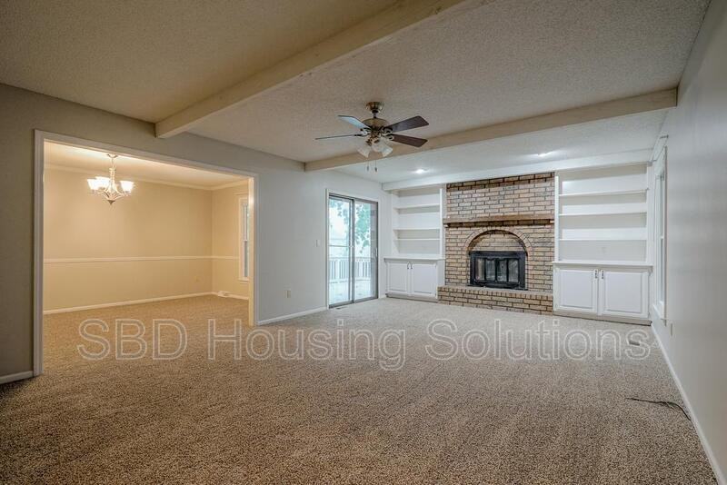 405 Se Dales Ct - Photo 2 of 12