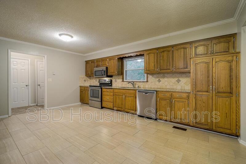 405 Se Dales Ct - Photo 4 of 12