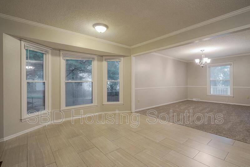 405 Se Dales Ct - Photo 5 of 12