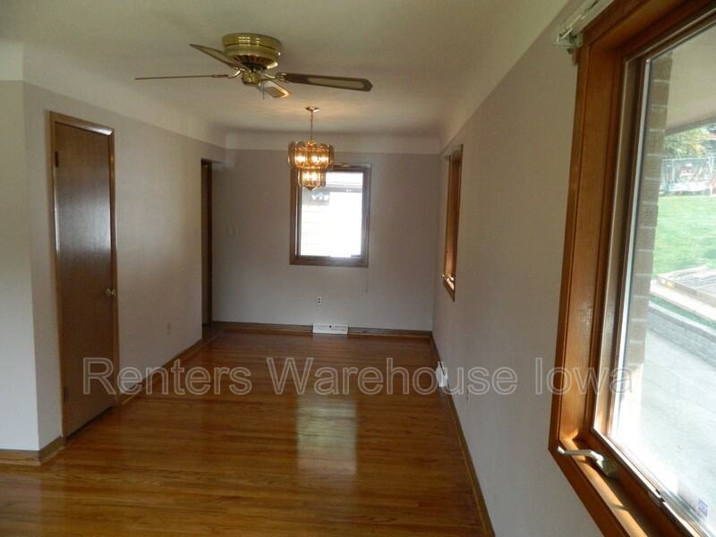 2518 Boyd Street - Photo 4 of 20