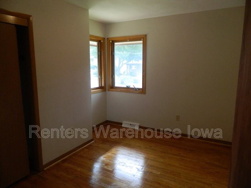 2518 Boyd Street - Photo 5 of 20