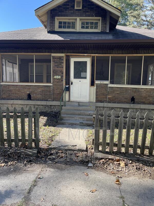 434 N Gladstone Ave - Photo 2 of 14