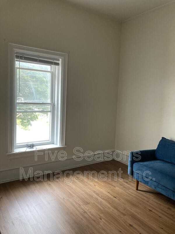 4 Loomis St - Photo 2 of 13