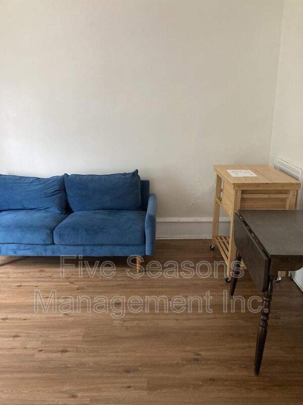 4 Loomis St - Photo 3 of 13