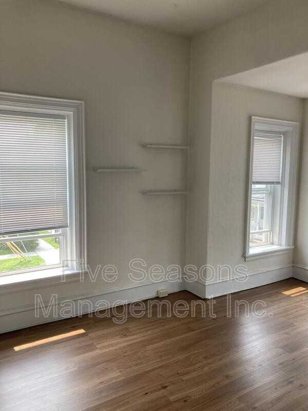 4 Loomis St - Photo 4 of 13