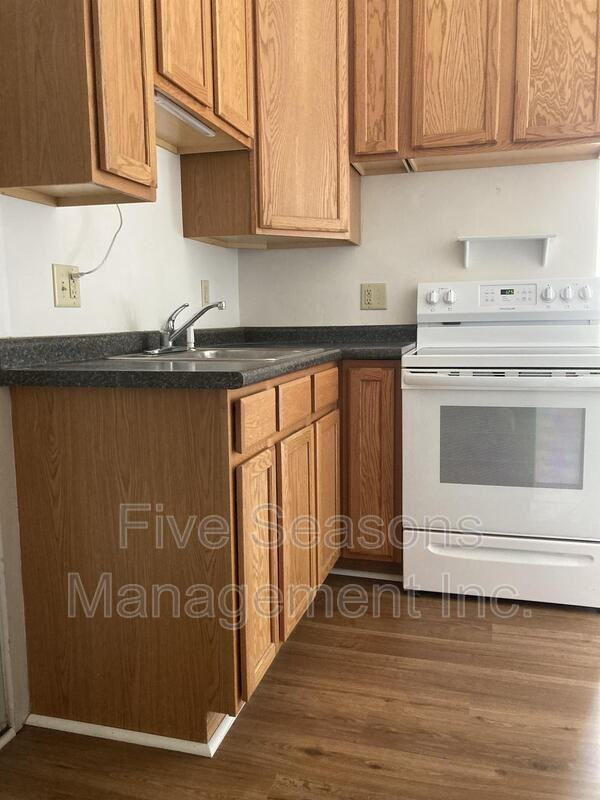 4 Loomis St - Photo 7 of 13