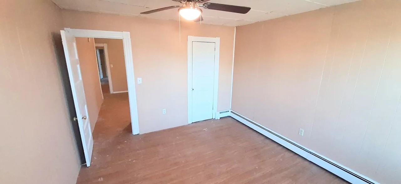 404 Thomas Street - Photo 3 of 14
