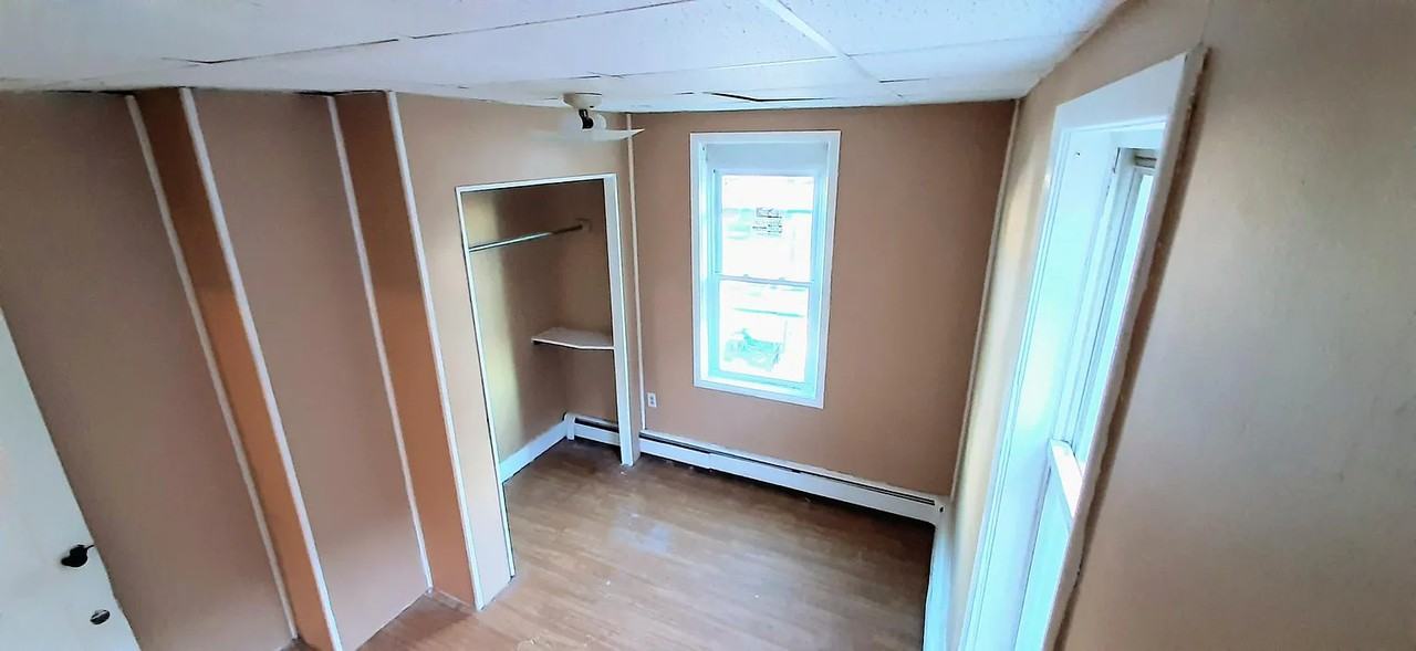 404 Thomas Street - Photo 2 of 14
