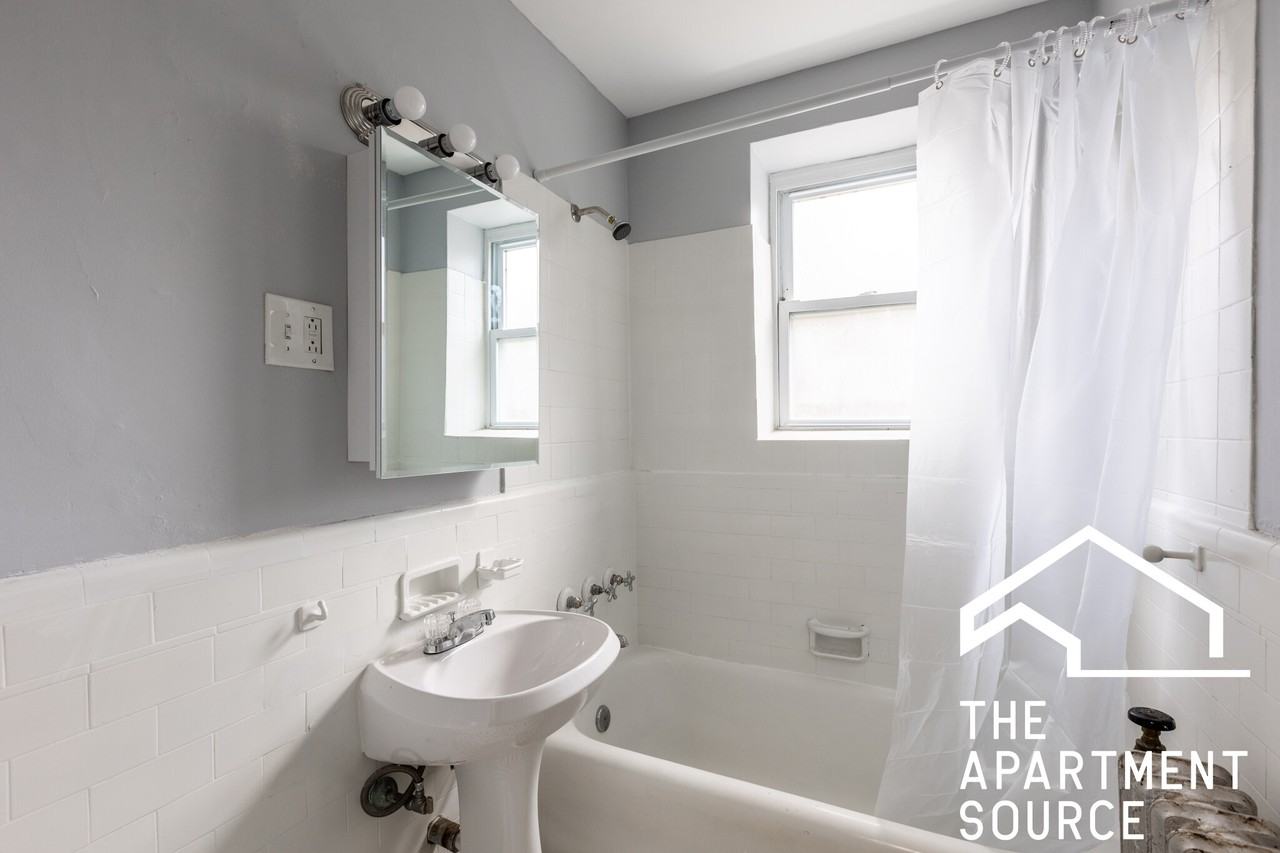 6930 N Greenview Ave #206 - Photo 7 of 16